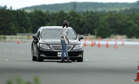 Новый радар Toyota способен заметить пешехода с расстояния в 80 метров