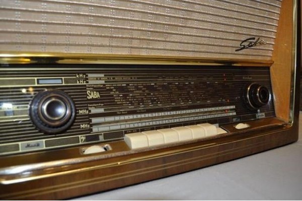 radio600.jpg