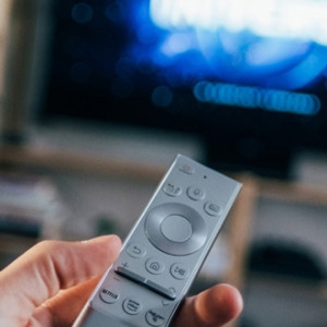 Как сделать умный телевизор полезным: 10 лучших приложений для Android TV