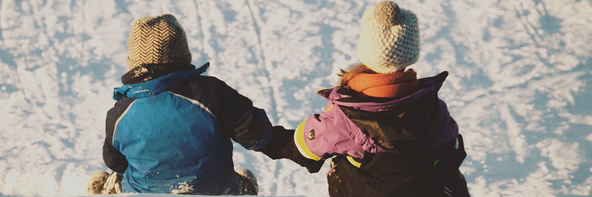 Долой санки: лучшие электрические снегокаты для детей