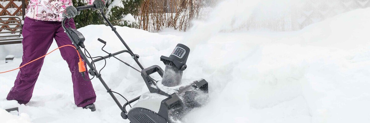 Лучшие электрические и аккумуляторные снегоуборочные машины: выбор ZOOM